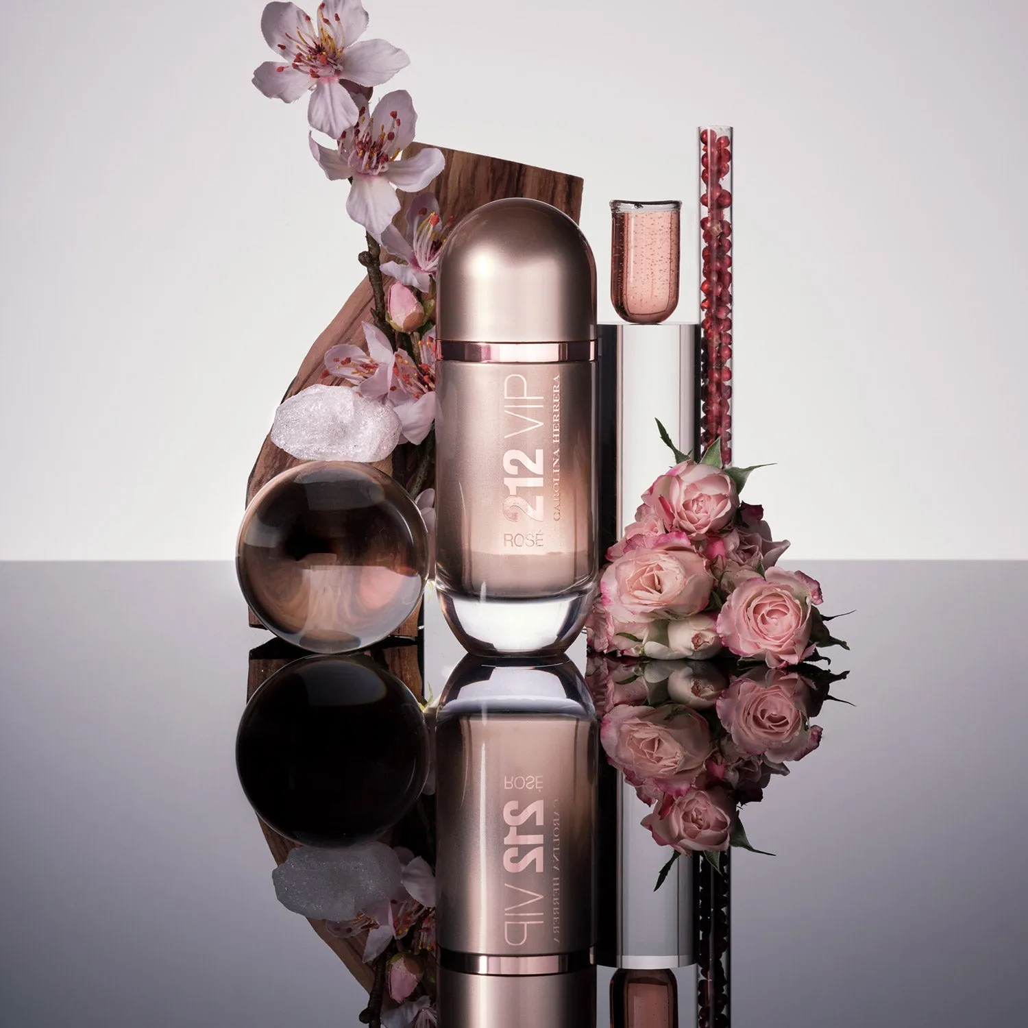 Carolina Herrera 212 VIP Rose EDP
